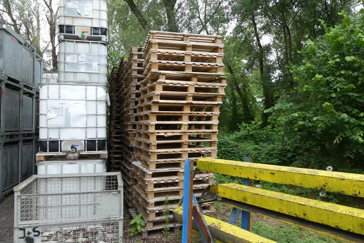 Konvolut Einwegpaletten (ca. 80 Stück)
